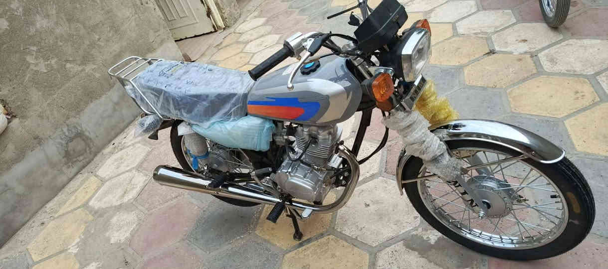 السلام عليكم دراجه اربعه كير البيع زيرو مديل 2027 أوراق سكنر مكان شاميه سعر ٨٧٥ وبيه مجال تصال على هاذه الرقم ***********
