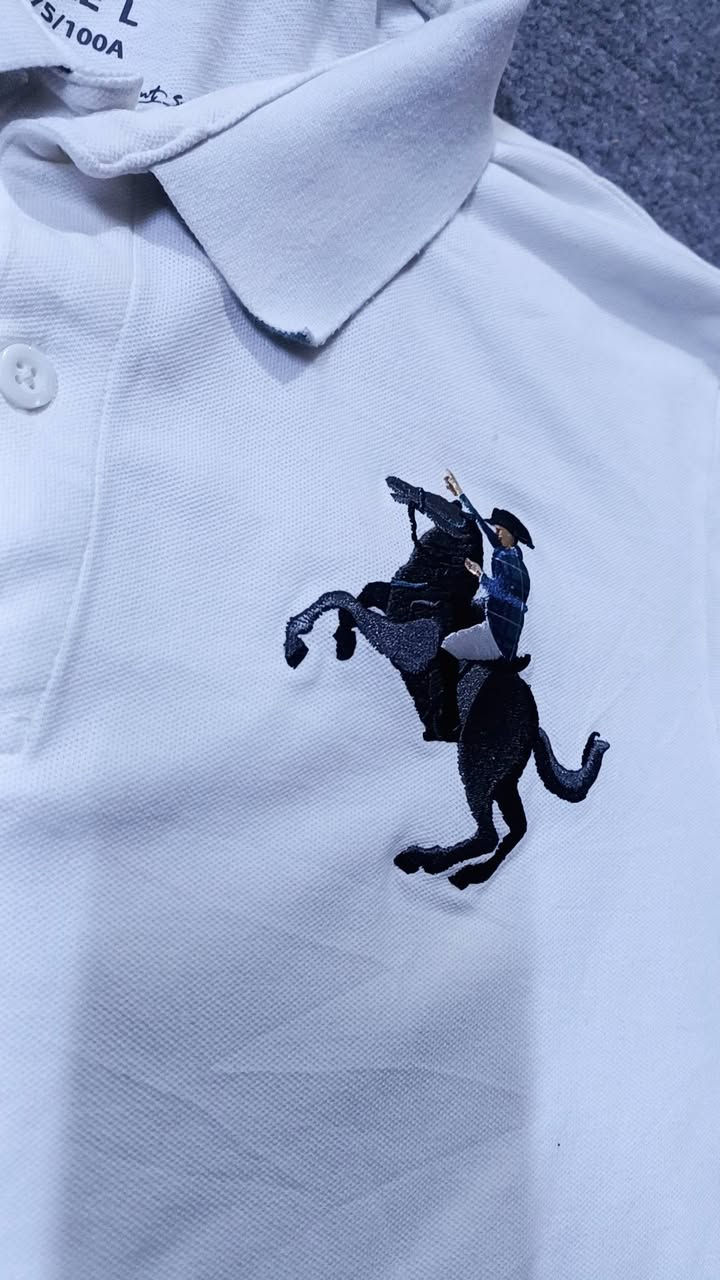 � بدي تيشيرت ماركة polo
✨ اللون: أبيض – لون مميز ونادر
✨ الحالة: جديد
✨ القياس: L
✨ الخامة: مريحة ومناسبة للاستخدام اليومي 
💰 السعر: 15 ألف

تيشيرت أنيق بتصميم عصري، مناسب واللبس اليومي، خيار مثالي لعشّاق الأناقة البسيطة 👕�


**إذا كنت صاحب هذا الإعلان وتريد حذفه لأي سبب، رجاءا أرسل رسالة إلى الدعم الفني**