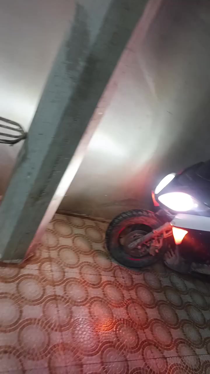 السلام عليكم دراجه فورزه 08 للبيع أي عيب مابيها محرك شرط لايت زنون نضافه كدام العين السعر 800 ألف رقم الهاتف ***********
