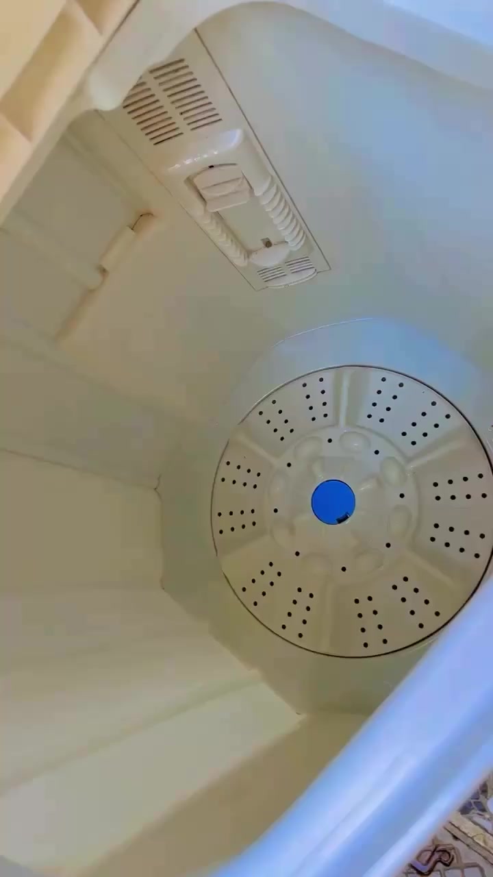 غسالة (حوضين) بحالة الوكالة للبيع - نظافة 100% 🧺✨
• النظافة: مستعملة ونظيفة جداً (استخدام منزلي خفيف وعناية تامة).
• الأداء: غسلها قوي جداً ونشافتها "كلش زينة" وسريعة.
• الماتور: الماتور الأصلي (بعده بوضع الشركة) وما مفتوحة للتصليح نهائياً ولا تشكو من أي نقص أو عطل.
• الحوض: الحوض نظيف جداً، خالي من الكسور أو أي "زرف".
التفاصيل الإضافية:
• البيع لغرض التجديد فقط. ✨
• المكان: المحمودية - حي الكرار.
• السعر: 175 ألف (وقابل للتفاوض البسيط للصادق بالشراء).
للتواصل والاستفسار:
يرجى المراسلة على الخاص 📩 أو الاتصال مباشرة على الرقم:
📞 ***********
