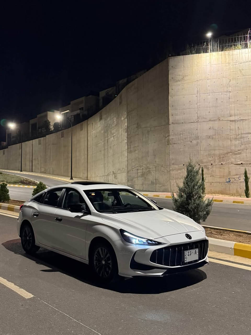 MG GT 2025 SPORT
ئێمجی جیتی ٢٠٢٥  سپۆڕت فوول مواسەفات

ماوەی ڕۆشتن: 13,000 کم

بۆیاخ:
بێ بۆیاخ، بێ تەرزە، بێ کرانەوە، بێ گۆڕاوە، بێ بۆیاخ ئەستوور.

ماشاءاللە، لە شەریکە چۆن دەرکراوە وەک بیلادی خۆی ماوەتەوە، هەموو گیانی بیلادیە و کامل کامل جوانکاری بۆ کراوە.

مواسەفاتی GT:

* سڵایت
* بەسمە
* ٦ مۆدی ئاکتیڤ(شاشە فوول ئاکتیڤ)
* ویلی ٢٠ ئینج، تازەترین ویلی بیلادی
* کوشن جلد
* ٣٦٠ پلە کامێرا
* ٣٦٠ پلە حاسە
* تەحدید سورعە
* داشکامی بیلادی
* دەبڵ گێڕ (عادی، ئۆتۆماتیک)
* ئۆتۆ هۆڵد
* برێک بەسمە
* ئاوێنە شەفت لە کاتی داخست ئەخەویت
* ئاوێنە ئیشارەت
* لایتی پێشەوە (دەبڵ عەدەسە، زینۆن، لید)
* لایتی پشتەوە (کامل لید)
* صندوق شەفت
* ١٢ مکەبەرە
* زۆر مواسەفاتی تر

* کامل سێرڤس کراوە
* ڕۆنی گۆڕاوە
* چوار تایەی تازەی تایلەندی بیلادی لە ژێرە

‎گێڕ و مەکینە و تەبرید و کارەبایات و تەقە و ڕەقە بە شەرت.
گێڕ و مەکینە نەکراوەتەوە بە شەرت.

ڕەقەم و سەنەوی تا ٢٠٣١ تازەیە
تەحویل غرامە وەکالەت بە شەرت

ناونیشان: سلێمانی
ڕەقەم: هەڵەبجە

پەیوەندی:
📞 *********** (WhatsApp)
📞 ***********
