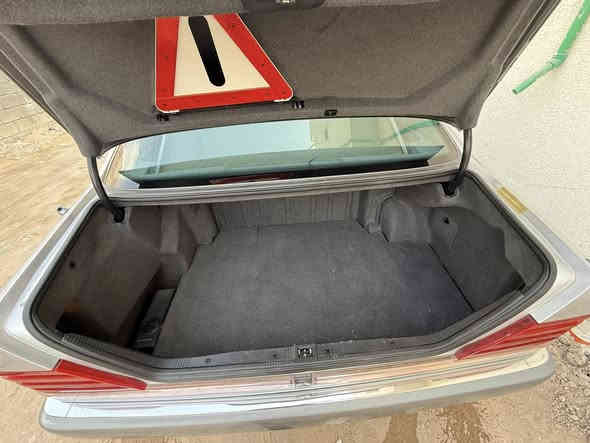 السلام عليكم مارسدس شبح دخووووول جديد كفاله عامه من كلشي ادووووووات اكرر ادوات بدون لوحات
فئه S320
وارد يابان 
موديل 1994 اصل
تخم تاير حداده كله بلاد 
جاهزه من كلشي شرط تراي مال ٢٠٢٤
للبيع فقط للاستفسار ***********
