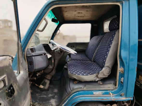 السلام عليكم كنتر عظم فحل شاصي وربع بلادي قلاب محرك 33يعني 108رقم بغداد مشروع وطني لغايه 28 مكفوله كفاله عامه عنوان نجف *********** ابو الازهار
