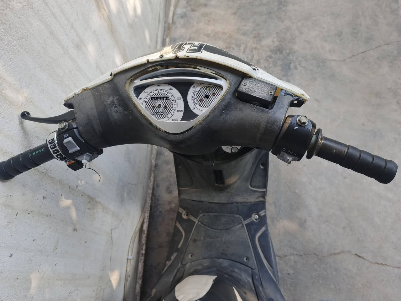 السلام عليكم دراجه ماكس عدله للبيع
 المكينه مكفوله فقط مبدل ولفات
 والدراجه خير من الله
 السعر 350 وبيها مجال 
للاستفسار ***********
 المكان/ بغداد"الكرخ "
