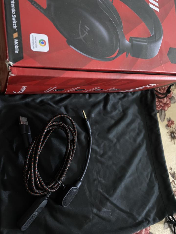 للبيع🏷️

سماعة🎧 

نوع :  3 HyperX Cloud
الغنية عن التعريف بالالعاب تدعم ال PC  والبلي ستيشن بجميع انواعة والموبايل ايضاً السماعة اوبن بوكس نضيفة جداً💯 سعر 65 الف وبيها مجال رقم *********** متواجد واتساب واتصال .
