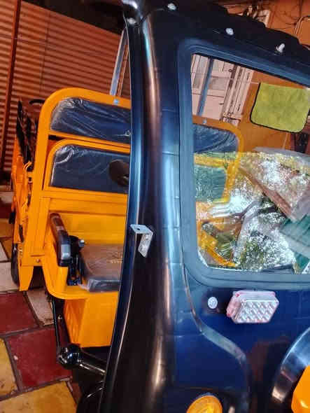 ستوته شحن للبيع جديده ست بطاريات سعرها مليونين قفل جديده رقم تواصل ***********  غراض كامله
