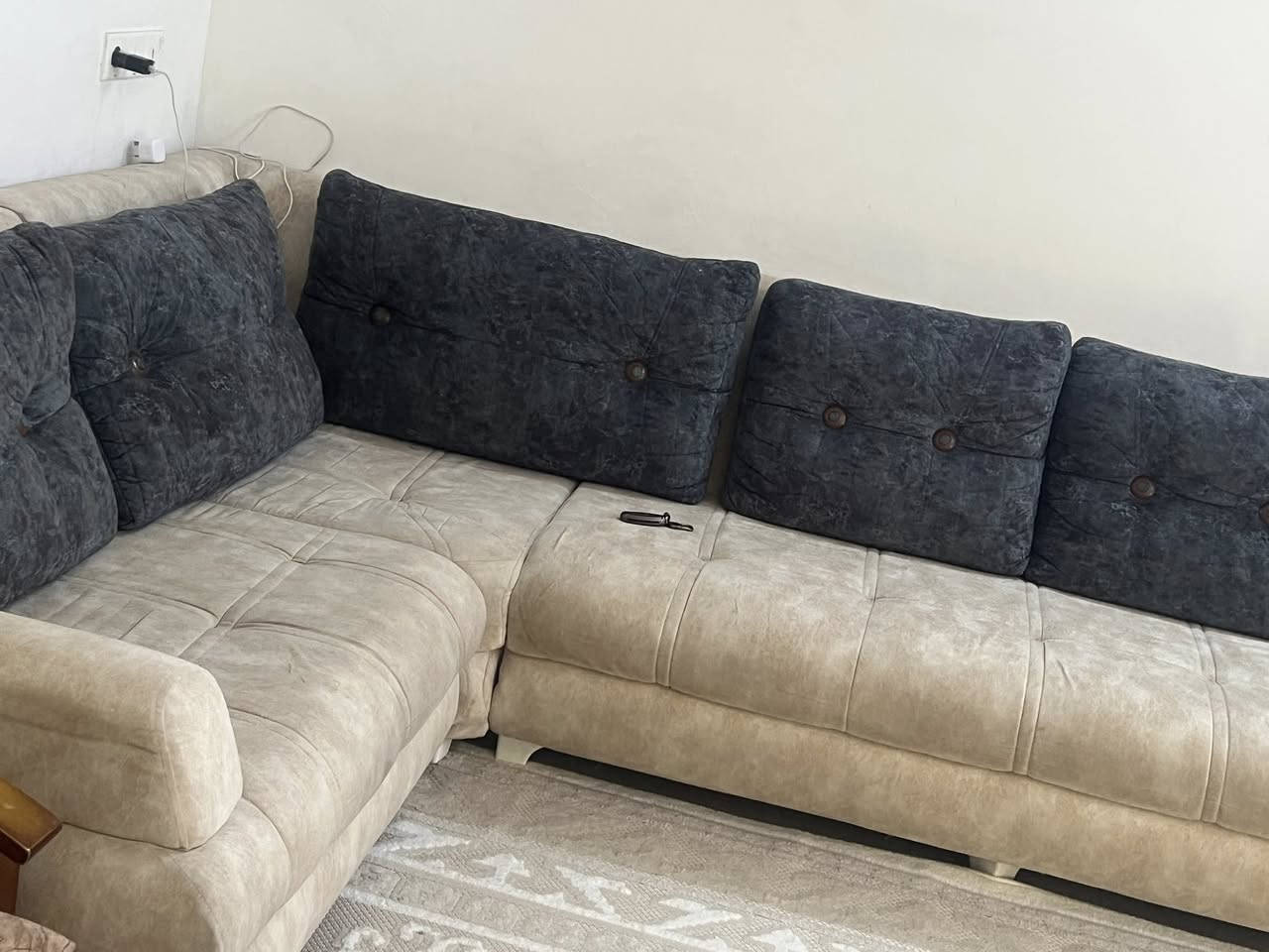 للبيع فرش و ديوان


**إذا كنت صاحب هذا الإعلان وتريد حذفه لأي سبب، رجاءا أرسل رسالة إلى الدعم الفني**