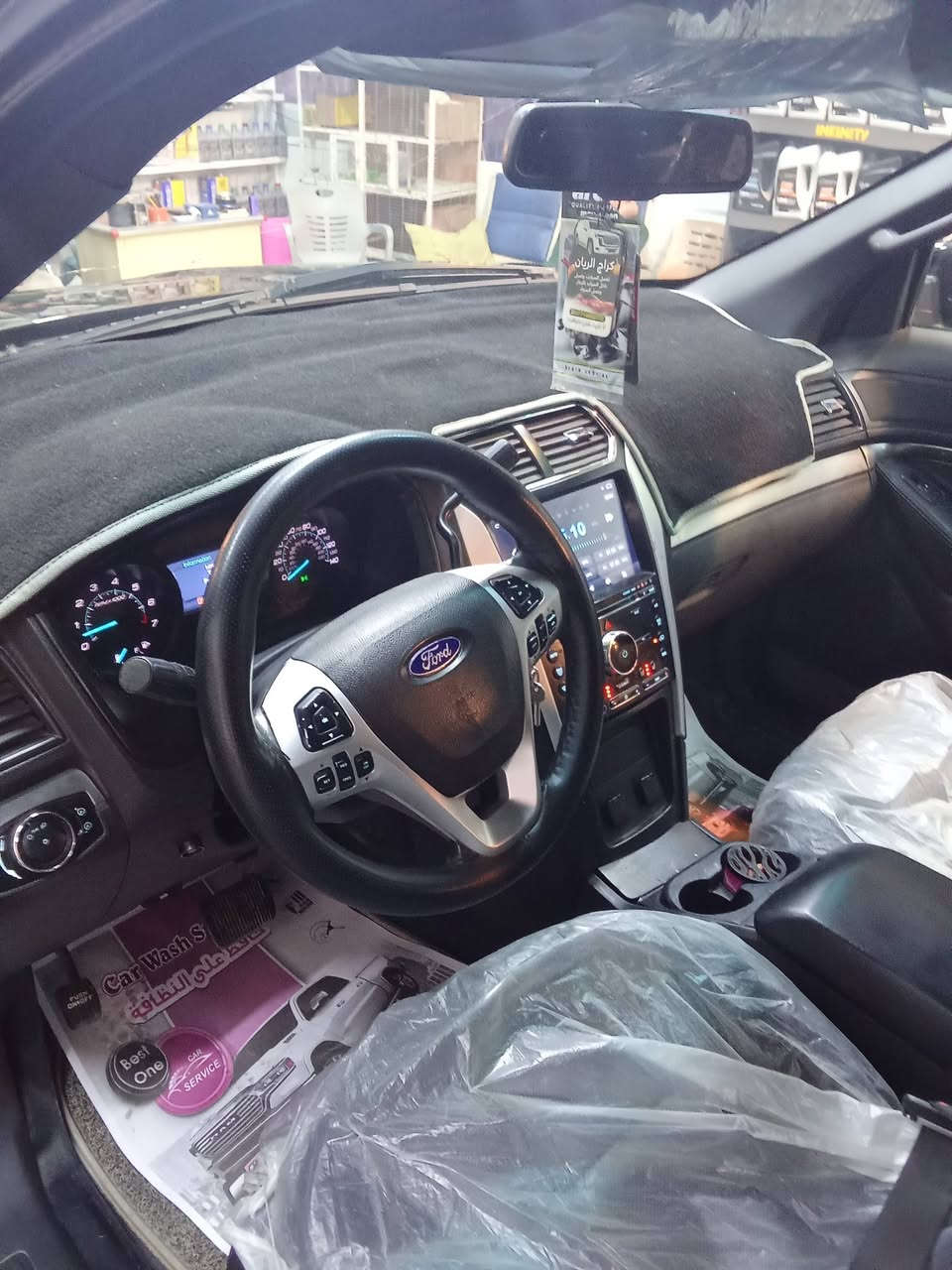 السلام عليكم للبيع فورد اكسبلور بوليسي 2013 صبغ عام بدون معجون حادث جاملغ امامي بدون دواخل  7 راكب 
سياره جاهزه 
السعر 105 
لااستفسار ***********
