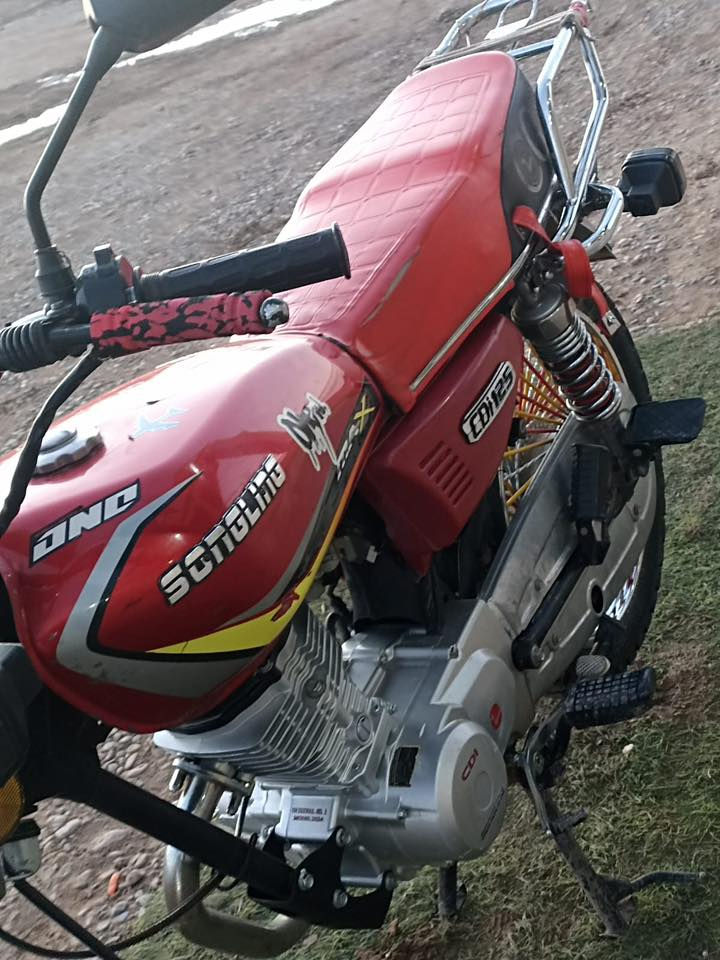 السلام عليكم موطور للبيع جديد محرك. ما مفتوح.    محرك ١٢٥. جديد وحلو. احلا من صوره سعر خاص او الاتصال ***********
