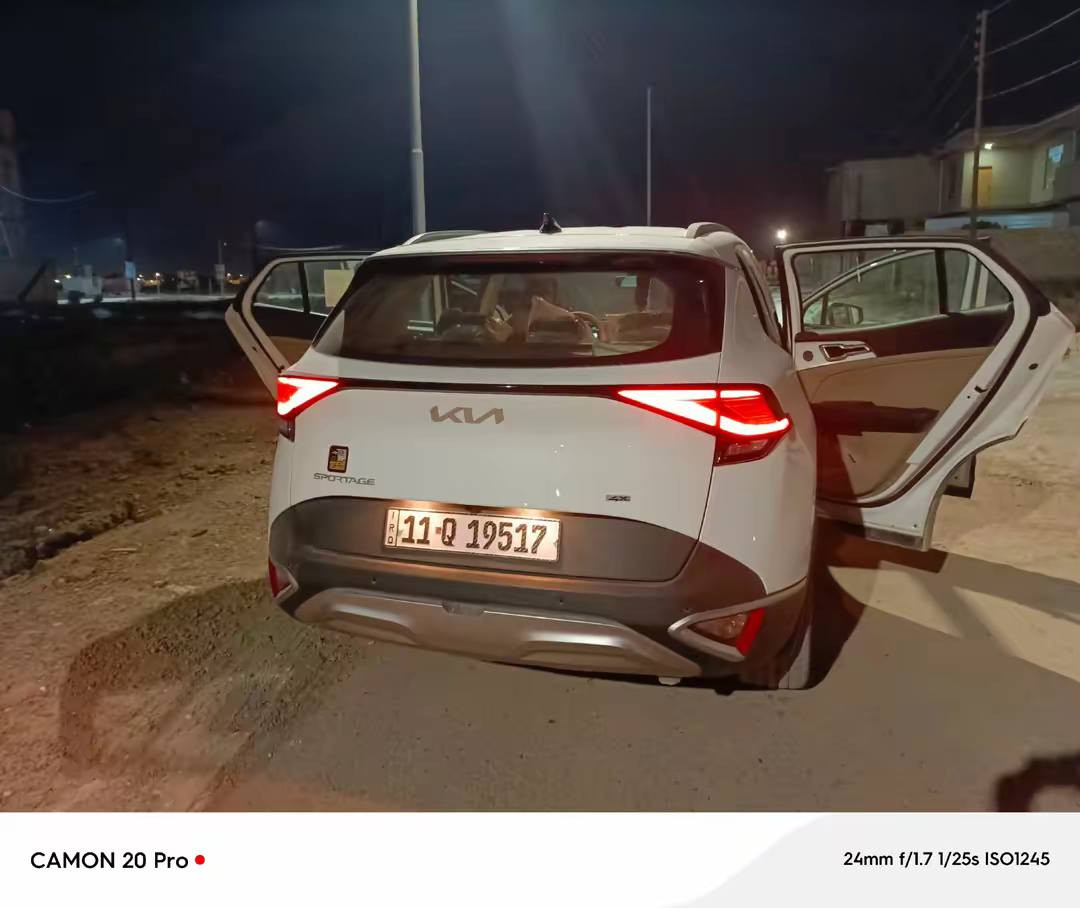 سلام عليكم سبورتاج موديل25فول مواصفات عدى بنوراما محرك2500 c
للبيع او مراوس 
الرقم: ***********
