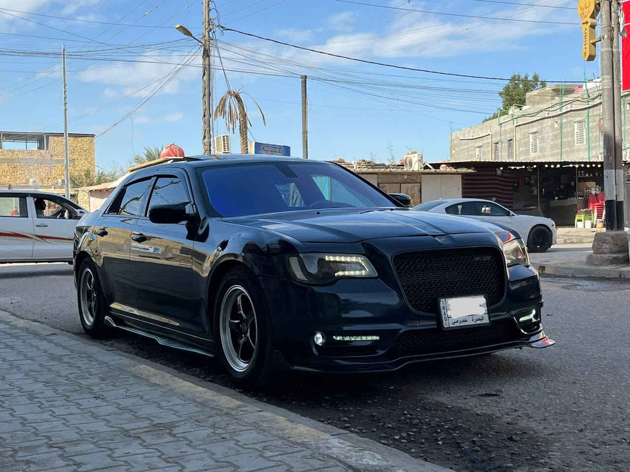 سلام عليكم من رخصه الادمن ( البيع /كرايسلر اوباما  2017 R/T  اصل اصل فول مواصفات واحد على واحد  رقم بصره تحويل ثاني يوم بسم المشتري السياره داخله كفاله عامه بيهه فقط قطعتين كلير  والباقي كفاله وبدون اي دواخل شرط وبدون ايرباك العلم السياره احلى من الصوره ومزوده وجاهزه على اخير حبايه 
مواصفات  السياره 
1/مكينه وكير 5700
2/ كير ماوس 8 نمر 
3/ ويل ويلد 18 مع تخم تاير ياباني 
4/ كزوز دبات سود صوت طرب 
5/ برمجه طلق مع كت اوف 
6/ برده خلفيه 
7/ شفتات ستيرن 
8 / فان خليجي دبل مروحه 
9/بلكات مع فيت بم ريسنك 
10/ شوته KN رياضي 
11/ اويل كاج كان 
12 / داخل جلد عسلي 
13/جامه اماميه بلورايز اصلي 
وباقي مواصفات السياره معروفه وكامله مكمله السياره وعليهه هواي تزويد ومصروف عليهه واحلى من الصوره بهواي السياره وجديده كلش. مكان السياره ( البصره ) السعر (198) اوبيه مجال الشراي يتصل وبلخدمه اسيا(***********) اثير (***********) الشراي يتصل واني بلخدمه ولعلم صور حديثه
