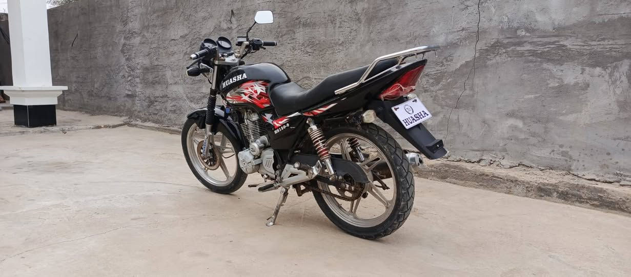 سلام عليكم دراجه هيوشه للبيع موديل 2017 مشدوده بل 23 محرك مكفول شرط شركه اوراق بي مكانه رمادي  سعره 600 وبي مجال الي يحب يتصل على هذا رقم وبيك خير ودلل ***********
