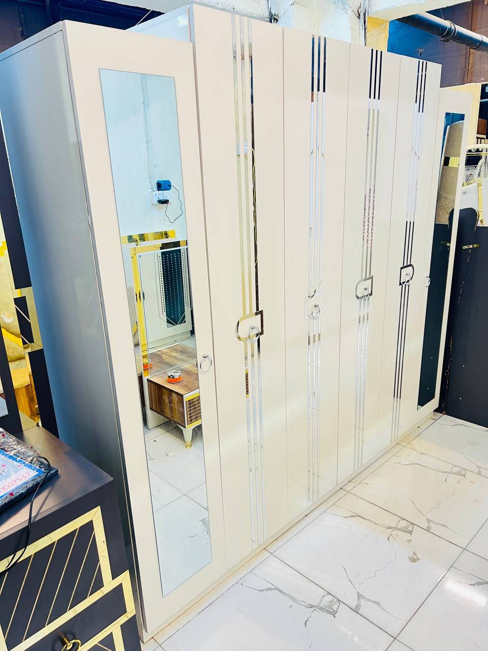 غرفه نوم تركي 🇹🇷 استفسار واتساب فقط 0787726694
5 قطع شبابي سرير منفصل 
كنتور ابواب بسعر 490 الف


**إذا كنت صاحب هذا الإعلان وتريد حذفه لأي سبب، رجاءا أرسل رسالة إلى الدعم الفني**