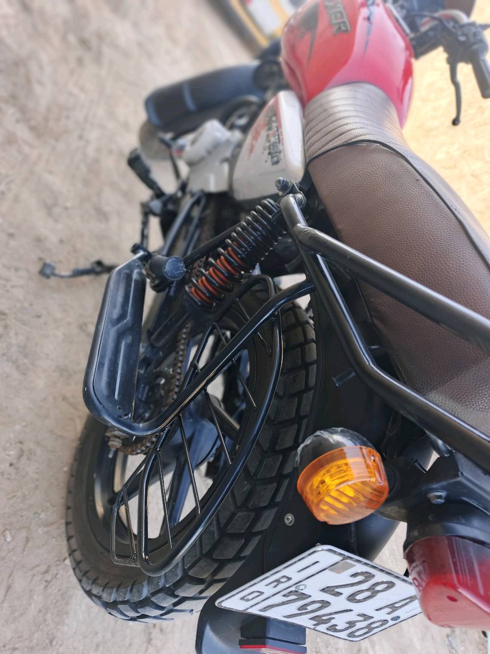 بوكسر موديل 23 رقم وسنويا باسمي شرط تحويل تجفيت شركا رقم انكليزي دراجا خير من الله كهربائيات شغالا لا تنقيص ولا تبغير شرط شلعتها تاكل كاع كل نقص ما بيها نكرت سلف تخم تايرات جدد وباقي شوفت عينكم 2,500,000مليون سعر مليونين ونص وبيها مجال رقم موبايل ***********   