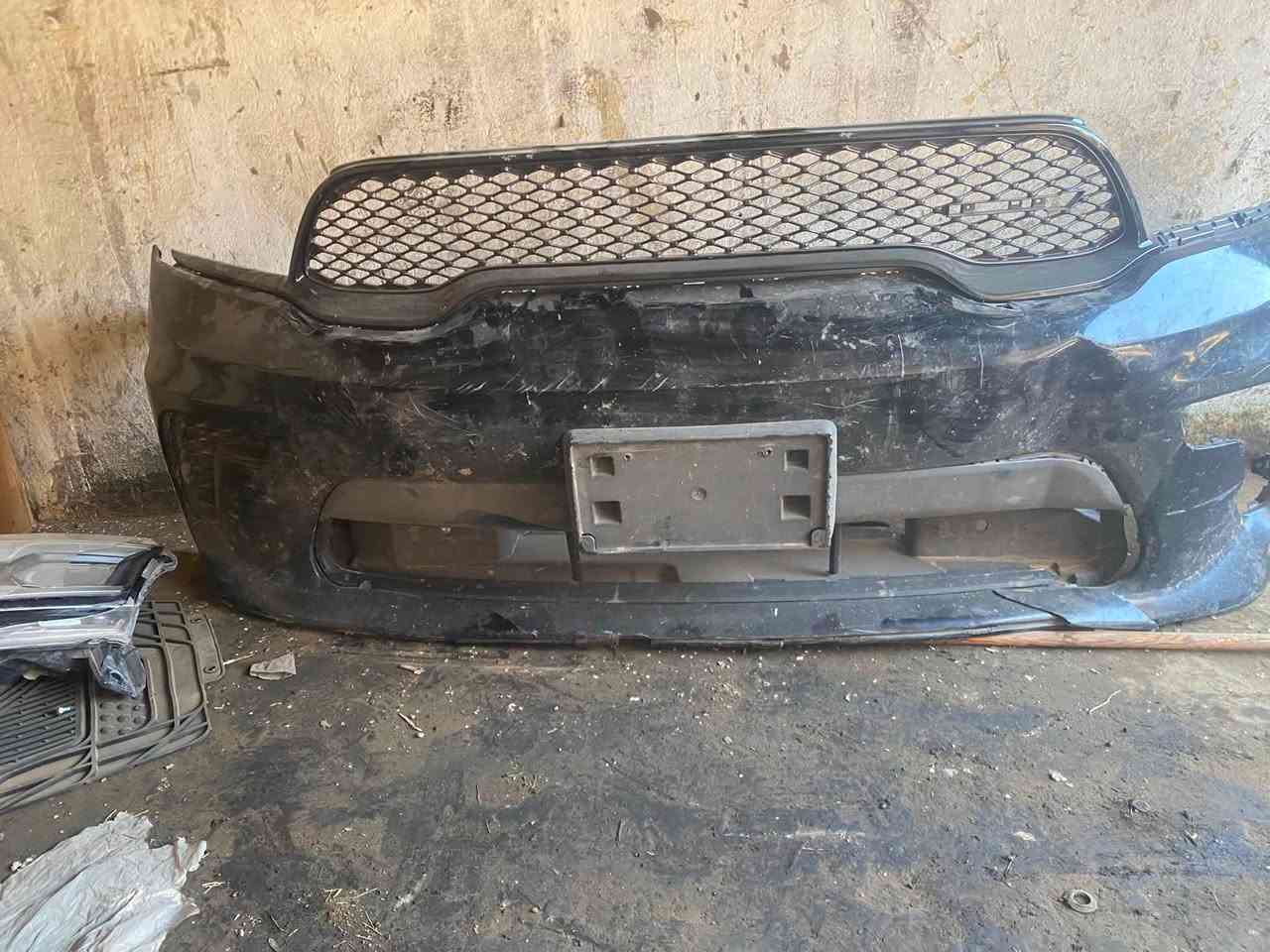 سلام عليكم غراض للبيع 
دعاميه. إماميه بيه كسر اصليه هيه وشباكه الفوك
فور ويل   امامي. والكاردن ودريم صفحه الأيمن
مازده صفحه الأيسر بيه كسر 
مسطره خلفيه بيه كسر
قبغ. مكينه 5700 مال موديل 24دخول جديد 

***********
