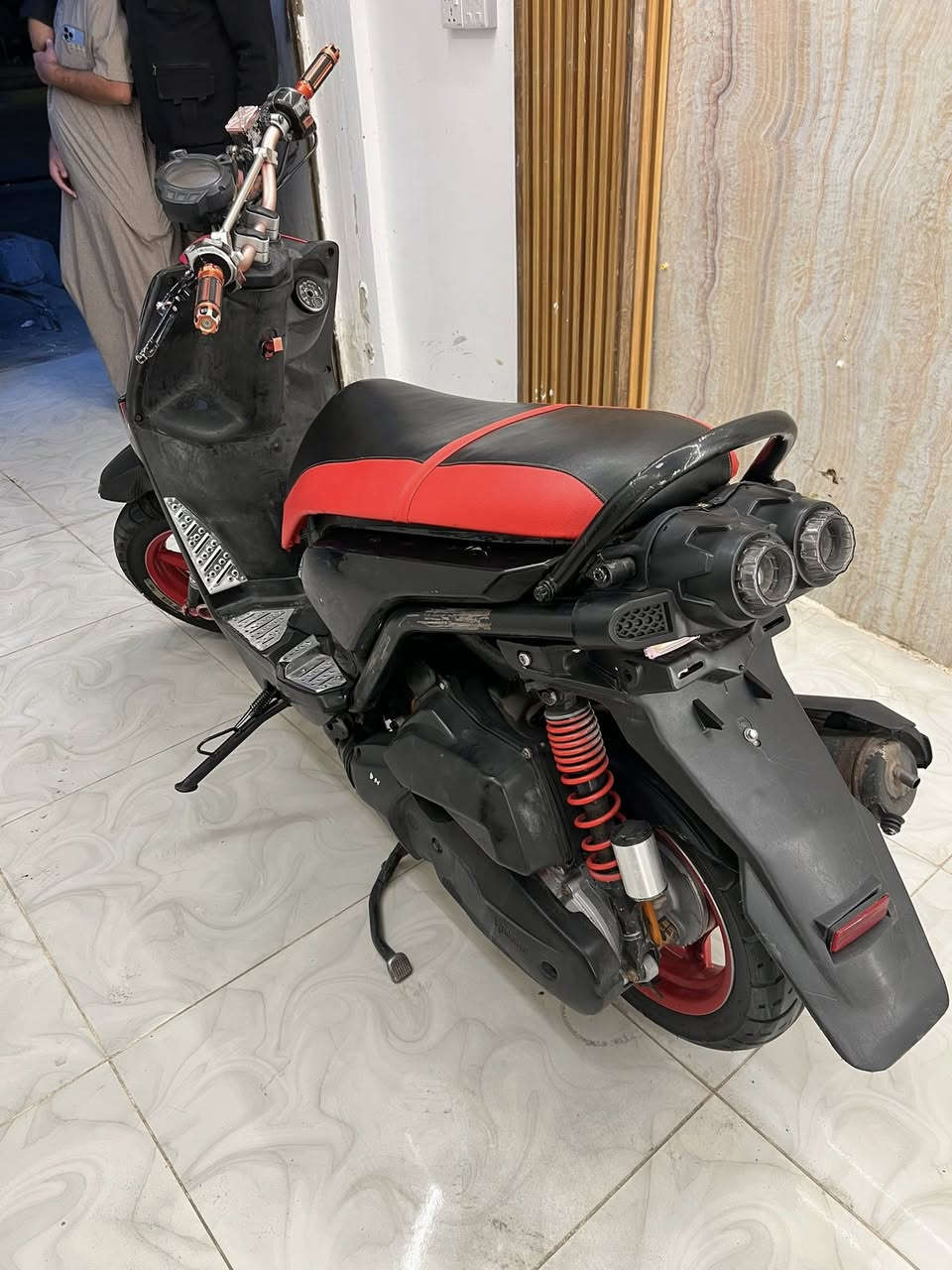 السلام عليكم دراجه سكنس جبلي دراجه أخت الرمبه تايرات جدد بيهه دبلات اماميه رياضي وصدر امامي رياضي دراجه جديده السعر 900وبيه مجال مكاني بعقوبه للستفسار ***********
