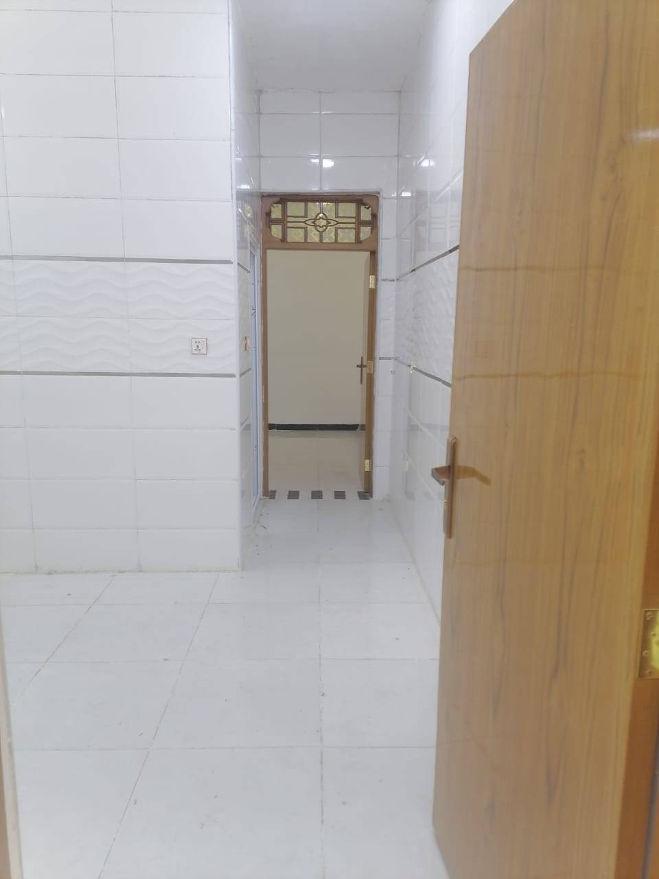 دار للبيع فارغة الدار وغير مسكونه 
100م صب مسلح طابق واحد شارع 10 حي النداء طابو صرف منطقة 57 قريب شريط الموظفين من عمود 23 وتنزلون للحي كيلو عن شارع كربلاء ماي كهرباء مدارس. غرفه وصالة واستقبال ومطبخ وصحيات  السعر ٧٥مع المجال  اتصال *********** بي واتساب  النجف الاشرف
