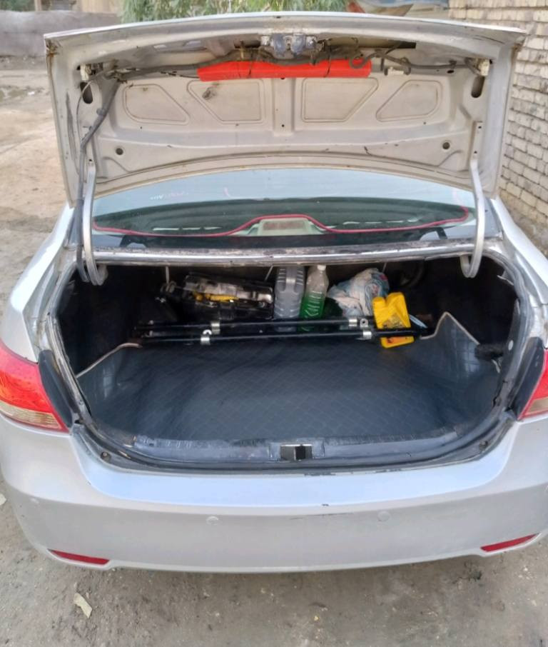 للبيع او مراوس بتكسي بي واي دي جي ثري كير عادي ١٣موجود بالديوانيه بسمي سنويه مجدده30هزه جديد مصبوغة عام باب السائق تبديل السعر 40 للاستفسار  ***********
