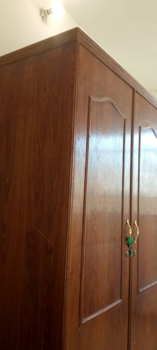 سلام عليكم عندي كنتور البيع اتلث ابواب السعر 150الرقم‏‪***********‬‏
