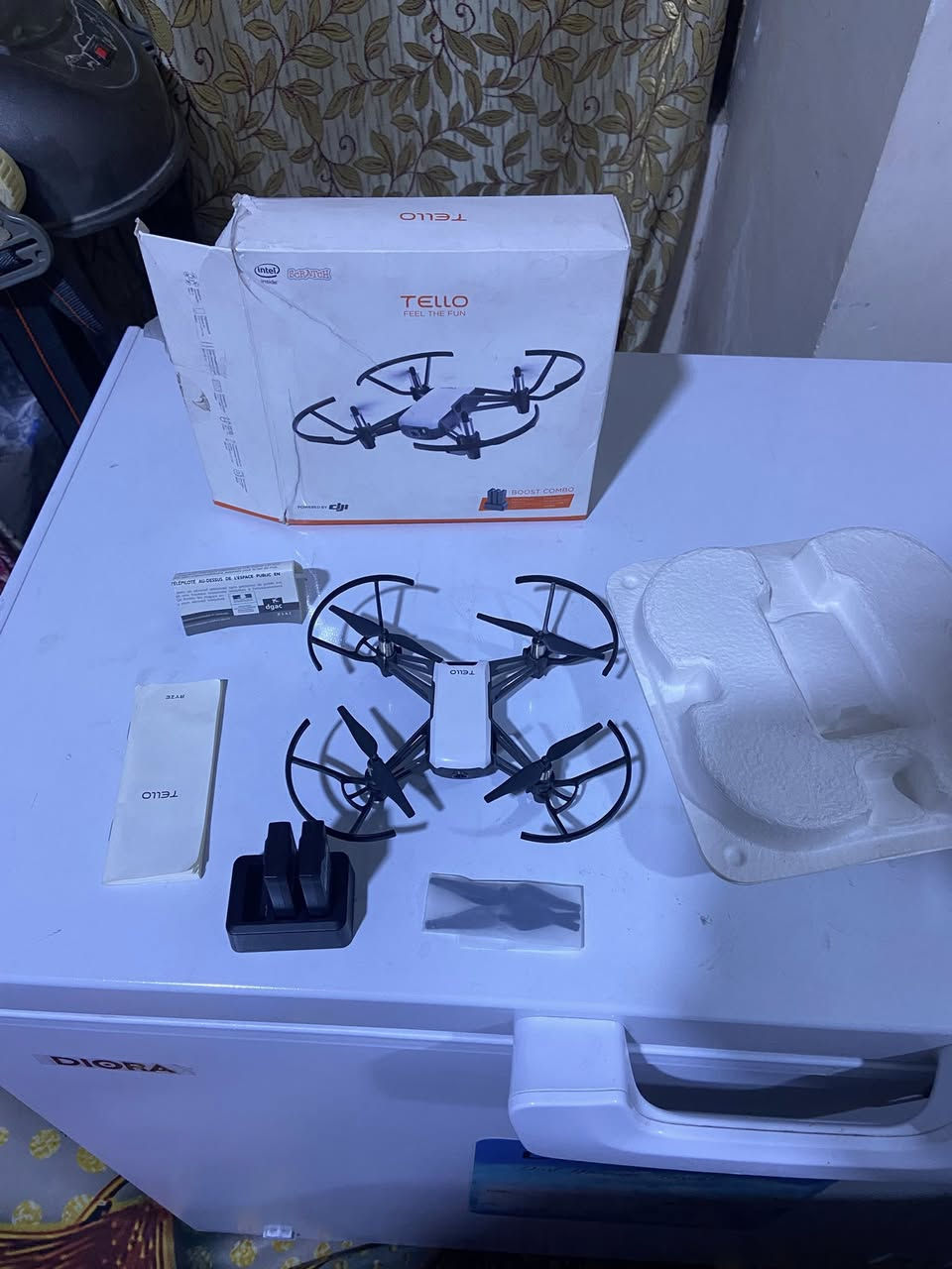 للبيع درون Dji
TELLO
جديد3بطارية طخمين ريش شاحن ٣ بطاريات
تفاصيل المنتج المواصفات
الطائرات
الوزن: 80 جرامًا (المراوح والبطارية متضمنة)
الأبعاد: 98×92.5×41 ملم
المروحة: 3 بوصات
وظائف مدمجة: جهاز تحديد المدى، مقياس الضغط الجوي، LED، نظام الرؤية، شبكة Wi-Fi 2.4 جيجا هرتز 802.11n، عرض مباشر بدقة 720 بكسل
المنفذ: منفذ شحن Micro USB
أداء الطيران
مسافة الرحلة: 100 متر
السرعة القصوى: 8 متر/ثانية
مدة الرحلة: 13 دقيقة
أقصى ارتفاع للطيران: 30 متر
آلة تصوير
الصورة: 5 ميجا بكسل (2592×1936)
مجال الرؤية: 82.6 درجة
فيديو: HD720P30
الصيغة: JPG(صورة)؛ MP4(فيديو)
EIS: نعم
بطارية
بطارية قابلة للفصل: 1.1 أمبير/3.8 فولت
عمر البطارية: 1.1 أمبير/3.8 فولت
المميزات الخاصة
رمي وانطلق: ابدأ في الطيران بمجرد رمي Tello في الهواء.
8D Flips: انزلق على الشاشة لأداء حركات جوية رائعة.
وضع الارتداد: يطير Tello لأعلى ولأسفل من يدك تلقائيًا.
عدد الهوائيات: 2


**إذا كنت صاحب هذا الإعلان وتريد حذفه لأي سبب، رجاءا أرسل رسالة إلى الدعم الفني**