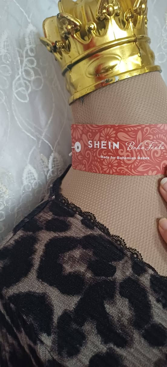 القطعة 5
قياسات 38
ملابس شي إن الاصلي


**إذا كنت صاحب هذا الإعلان وتريد حذفه لأي سبب، رجاءا أرسل رسالة إلى الدعم الفني**