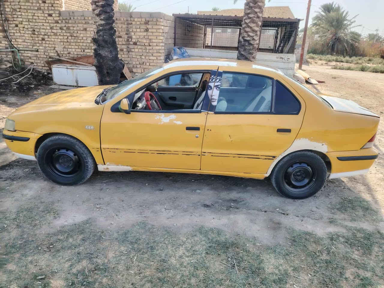 سمند للبيع مكينه وكير شرط  توني مجفتها بدون راعي سنويه اصليه طافيه بيها حرگ بالضفيره ماتشتغل ابيع كوم حديد اكفلها سرقه وعشاير سعر 7$ وبي مجال 
مكاني شطره.  ‭0786 241 0736‬
