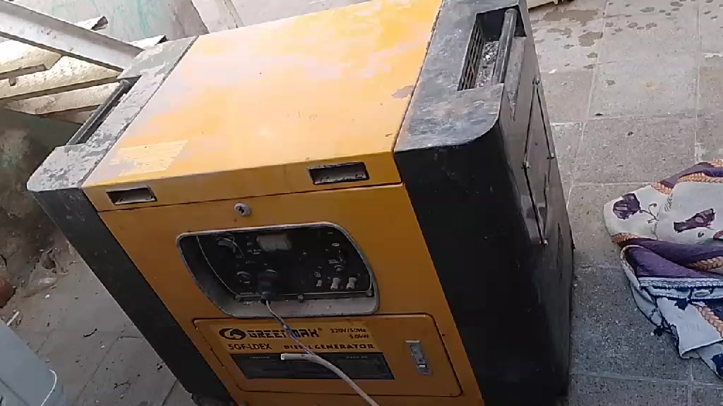 سلام عليكم غراض مال موكب هاي السنه الي راحت نضيفات شغالات كلشي مابيهن عل فحص المكان كربلاء لحسينيه مركز الطف
رقمي *********** 
سعر المولده 800 
سعر الكنفيره 200 
سعر الفرن 800
