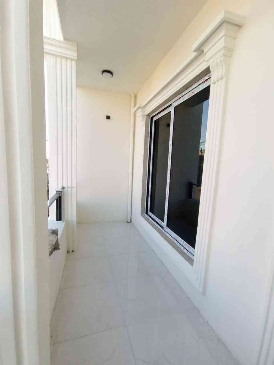 داران طابو ملك صرف 🔸 طابق ونص 🔸 مساحة كل دار  ١٠٠ م
بناء صفررر 💯 مامسكون 📌 على شارع ٢٠ 👍🏻

ط١ 📌 غرفة نوم 📌 استقبال 📌 مطبخ حار وبارد 📌وصحيات وكراج  ودرج داخلي 👉

ط٢ 📌 غرفة نوم 📌 وصحيات 📌 وبيتونه

كركوك 🔸 حي عسكري  قريب من مركز الشباب ومدرسة شروق 

 السعر  لكل دار 📌   ١٢٩ مليون 

 للاستفسار 📞 ***********
مكتب الامين سايدين المرور القديم قريب من جسر الحصو والرمل
