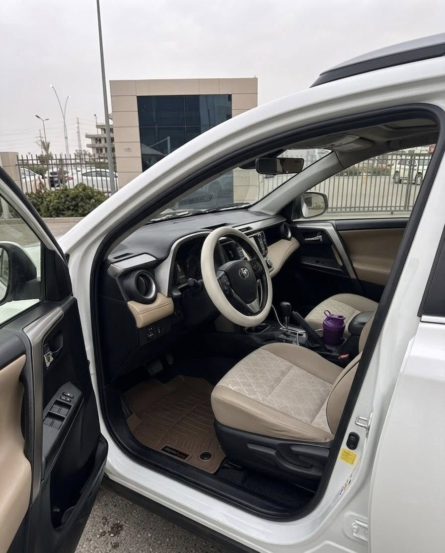 راف فور موديل 2018 فئة xle فتحة سقف بصمه ومواصفات الxle المعروفه السياره ماشيه 100k ضربته جاملغ السايق وشوي من البنيد وباب الراكب مبدل يعني ثلث قطع صبغ السياره وصور السونار موجوده   السياره كلش نضيفه  عارضه 165$ او مراوس بسياره رياضيه
السياره بغداد مشروع وطني باسمي 
وعنواني واسط الكوت 
للتواصل متواجد بالانترنيت او على رقمي 
***********
