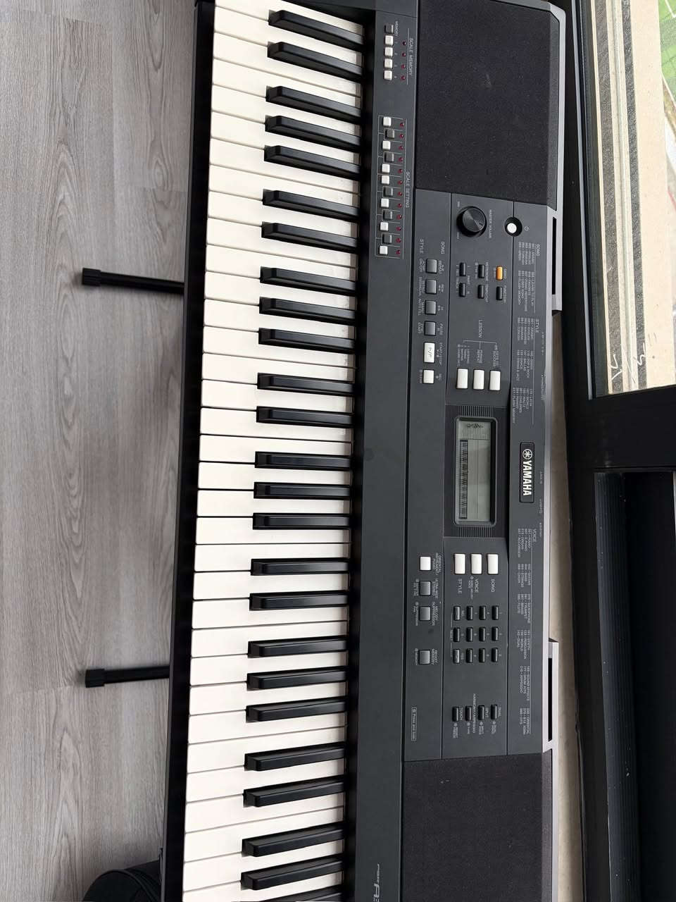 بيانو Yamaha psr-A350 للبيع نضيف كامل بس مشكلة كسر بسيط في مفتاح واحد ومايأثر ولا يوكع نهائيا مجرد شكل كسر بسيط غير ملحوظ صوره الكسر موجود بلصور
السعر 350 مع ستاند X


**إذا كنت صاحب هذا الإعلان وتريد حذفه لأي سبب، رجاءا أرسل رسالة إلى الدعم الفني**