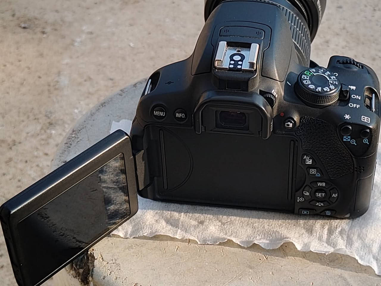 كامره كانون 700 للبيع مكاني الموصل 
الي يحب يشتري يتفضل خاص الكامره نضيفه وستخدام شخصي


**إذا كنت صاحب هذا الإعلان وتريد حذفه لأي سبب، رجاءا أرسل رسالة إلى الدعم الفني**