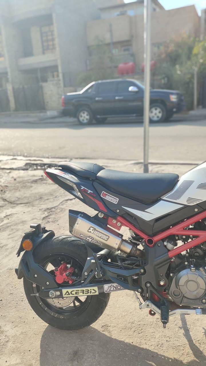 السلام عليكم ❤
دراجة بنلي 135 موديل 2022 نظيفة كلش ما مفتوح اي شي بيها ماشية 30 الف مرقم بغداد بأسمي، رايدها بـ2600،والصور واضحه كدامكم مبدل الصالنصة رياضي والبلادية مالتها موجودة.. رقمي: ***********
