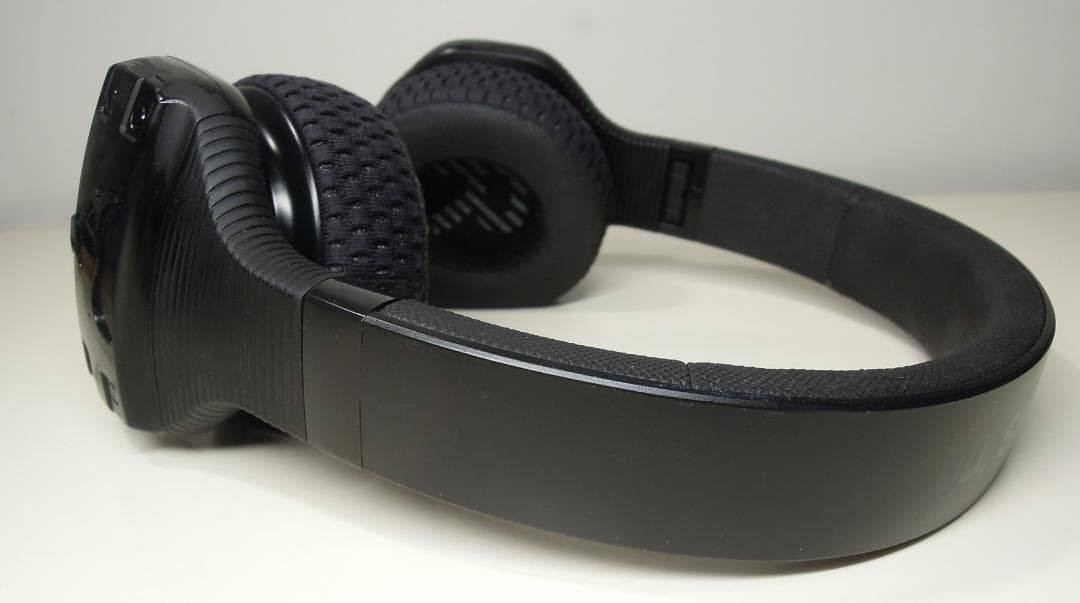 متوفر سماعة UA | JBL Train Rock
هذي السماعة من ( اندر النوادر ) اللي يميز بسماعة ذا روك انها مضادة للعرق + بتكون ثابتة بمكانها مهما كانت شدة التمارين الرياضية اللي يسويها المستخدم
يعني استخدامها للجم 👌🏼
بطاريتها 16 ساعة بدون ملحقات شحن كالكسي
السعر 120 الف شامل التوصيل


**إذا كنت صاحب هذا الإعلان وتريد حذفه لأي سبب، رجاءا أرسل رسالة إلى الدعم الفني**