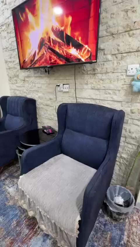 تخم للبيع نضيف السعر ٤٥٠ 
***********
