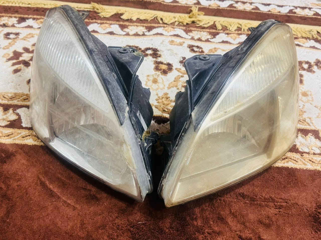 غراض اكسنت مع ريو للبيع مكاني بغداد 
***********
