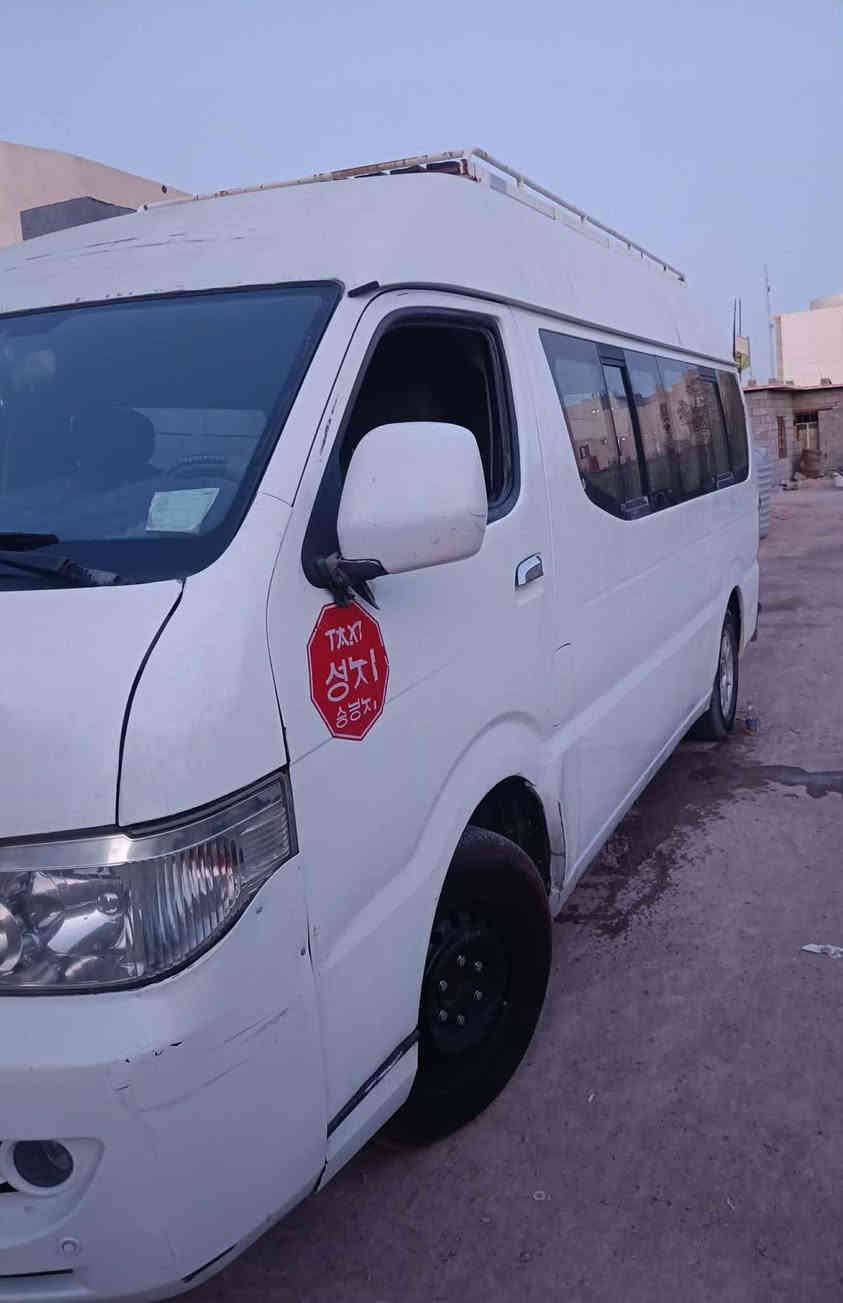 السلام عليكم  سياره كيه شيري محرك بي  ڤي تي كفاله گير عادي كفاله معمره احزام  
بيها مجال قليل تبريد شغال محور سبلت حداديه مكفوله توني امبدلها تخم تاير جدد موديل 2012 سعر 80بيها مجال

*********** رقم راعيهه مكلف ب نشر
