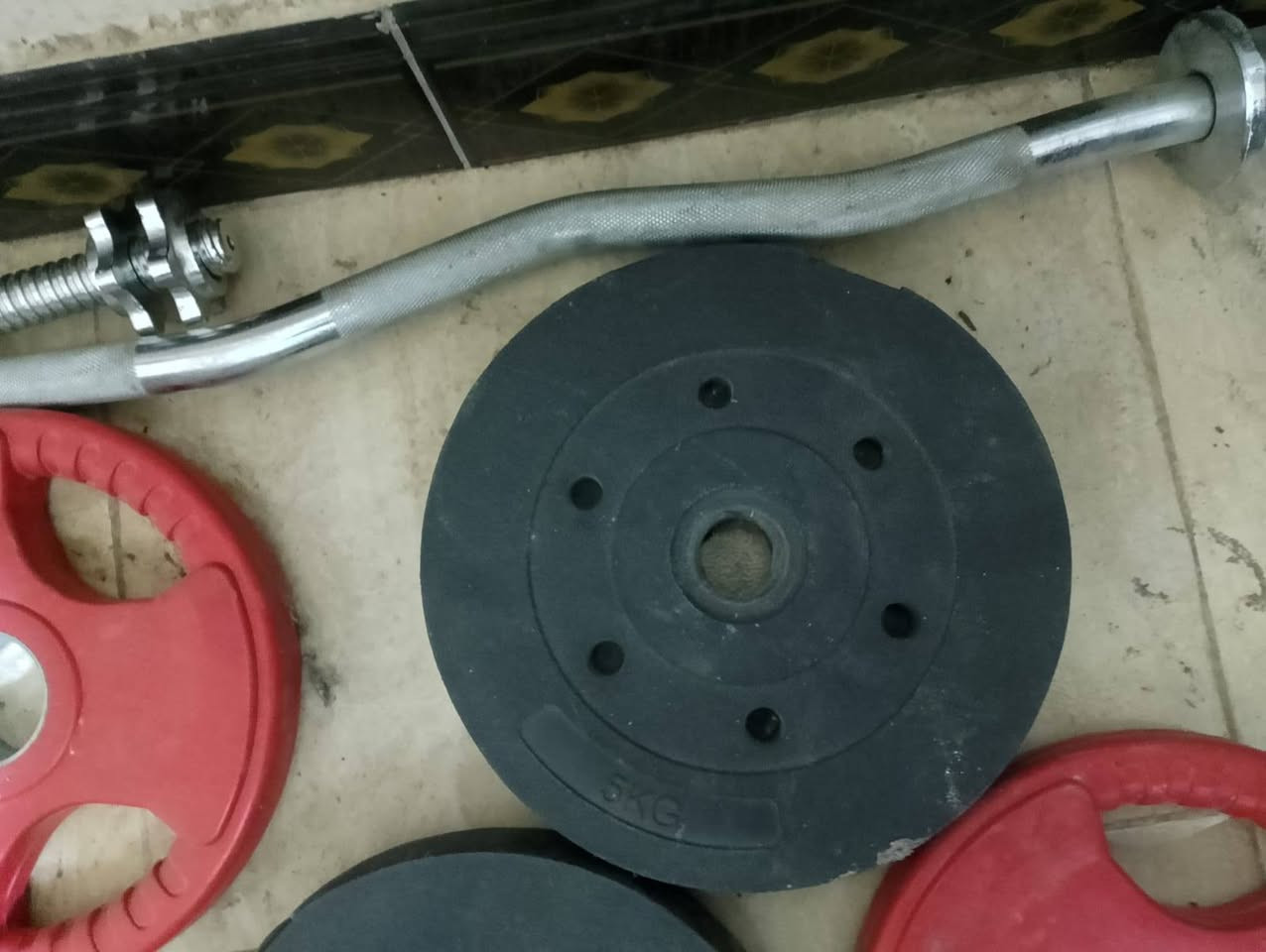 للبيع جديد جدآ عنوان زيونه مجاور مقهى هيل وليل ***********
