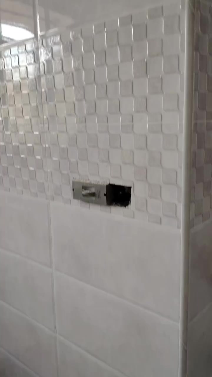 السلام عليكم خلفه سيراميك شغل درجه اولى فول ***********
