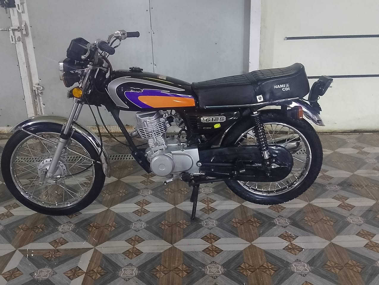 دراجه كلك مكفوله نامه شلامجه اصلي مامفتوحه دراجه كله جديده ماناقصه شي سوبايته موجوده مكاني طريق كربلاء نجف رقم عمود ٩٣٠ سعره ٦٠٠وبيه مجال الطيبين رقم الهاتف ***********
