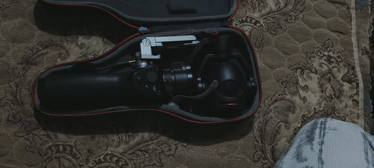 كامره DJI للبيع نضافة 100% شغاله تصوريه 4K تصوير يخبل ملحقات كامله السعر 250 وبيها مجال الأستفسار واتساب او اتصال ***********
