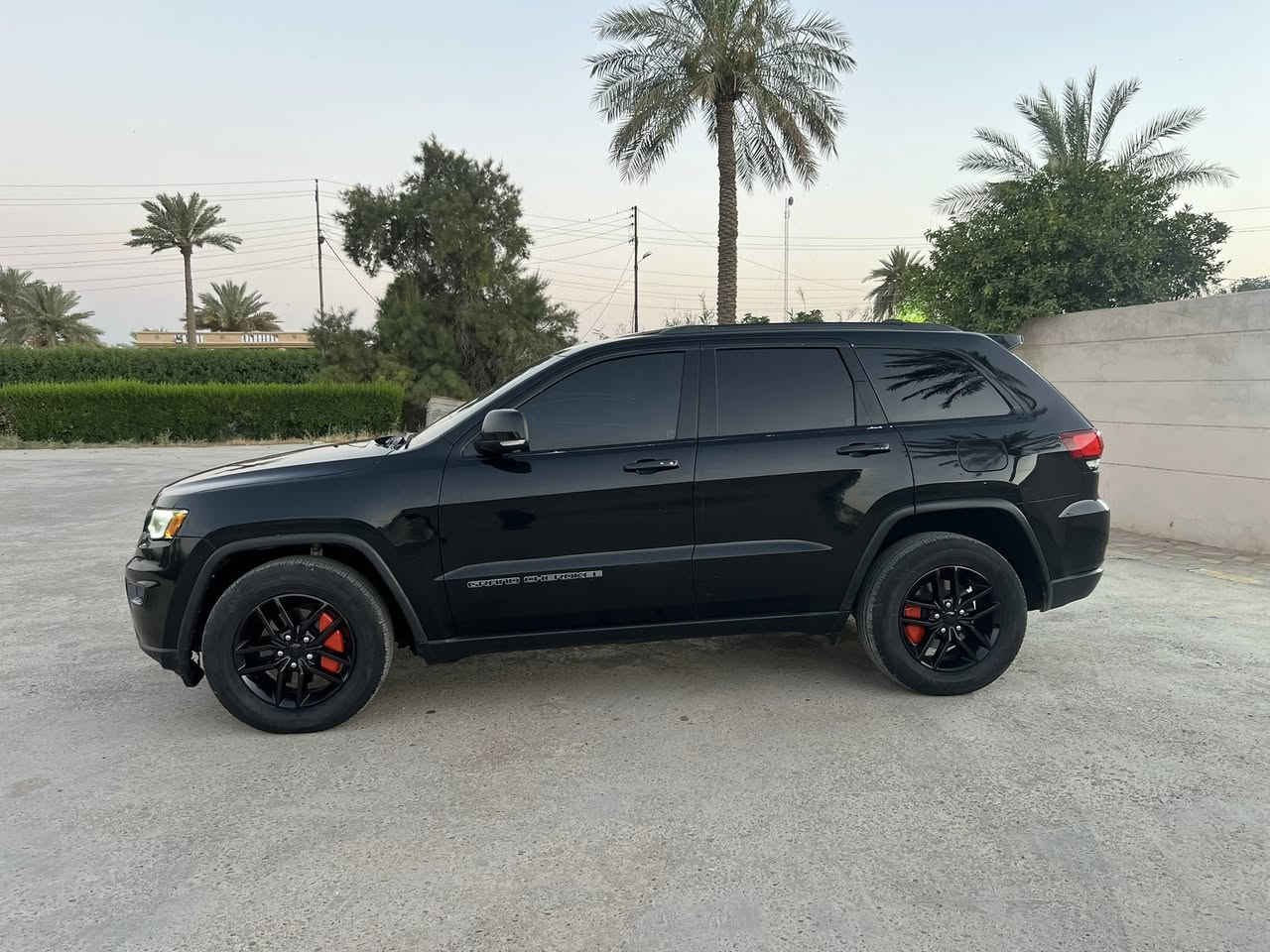 السلام عليكم للبيع جيب 2020
شيروكي فول مواصفات 
رقم بغداد باسمي سنوية وهزة جديدة 
ماشيه 77 الف حادثه بنيد وشوية جاملغ
وبيها بابين كلير من امريكا

تجي تفحص بيدك لان هذا حديد وين تاخذها اخذها عجبتك عيوني الك
ما عجبتك فدوه الك ❤️

كير محرك مكفول 
مكينه 3600

فتحة قف سلايت

شاشه كبيره

كشنات جلد+تدفئه 

كشن كهرباء

تشغيل عن  بعد

صندوق كهرباء

حساس خلفي + كامره دواره

رادار جانبي + خلفي +توقف ذاتي

قطعتين تبريد

بعد بيها هواي مواصفات 

السياره تخم تاير جديد باتري جديد 

ادامه كامله للمحرك ترايك مفتوح

مكاني بغداد ، الكرخ 

السعر 195🔥وبيها مجال بسيط

***********
