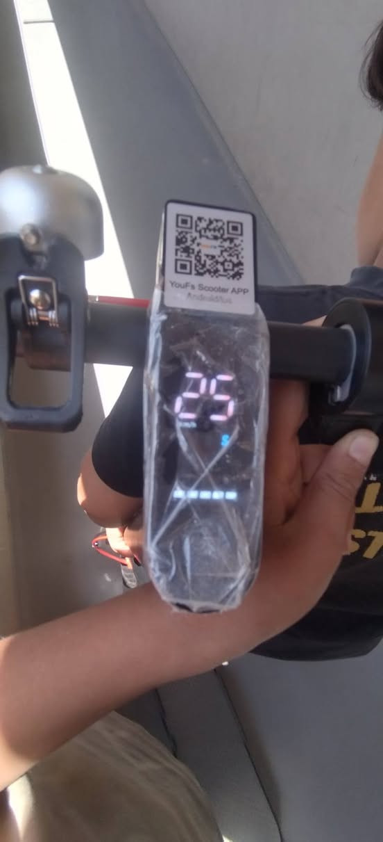 سكوتر كهربائي للبيع في مجمع بسمايه سرعه 25 يوصل 25 كيلو متر ضوء حساس سعر 200 نمر 3


**إذا كنت صاحب هذا الإعلان وتريد حذفه لأي سبب، رجاءا أرسل رسالة إلى الدعم الفني**