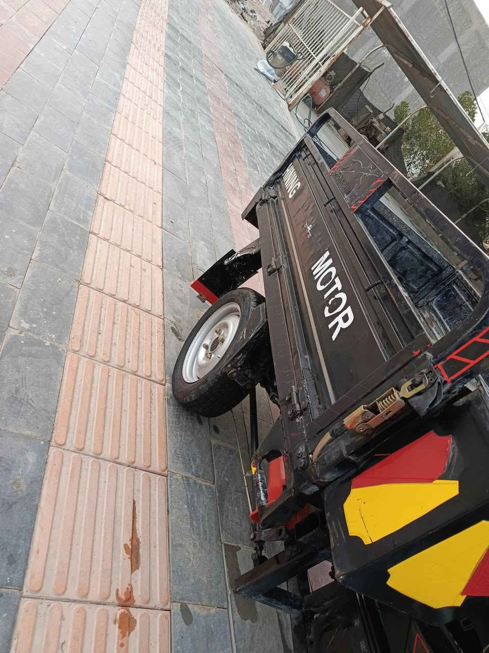 سلام عليكم ستوته للبيع مديل 17 معمره مكينه 25 دواخل كله جديد شاصي ركبه مكفول الستوته مكفوله من كلشي ستوته مال جناي بيع شرا لاتوصل السعر واحد و350 وبيه مجال شي بصيط مكاني كربله طوريج ***********
