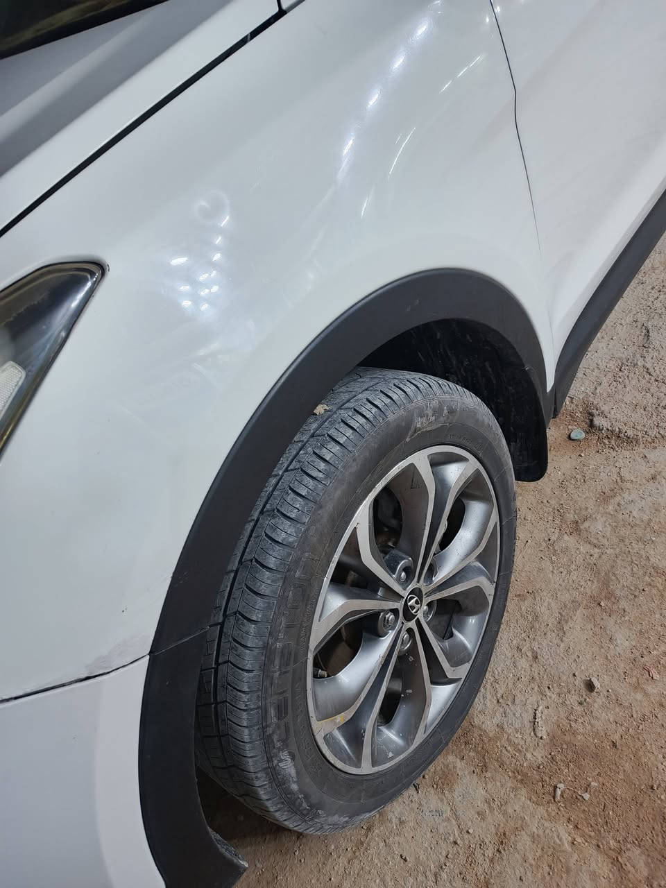 سنتافي فول عدا البصمه
السياره بيه صفحة صبغ واكو تعمير جهة اللغد والتكمه السياره جاهزه من كلشي سبع راكب خليجي كلشي شغال 

تخم تاير جديد رقم اربيل أتريد وكاله أتريد تحويل السعر ١٢٥ العنوان النجف الاتصال ***********
