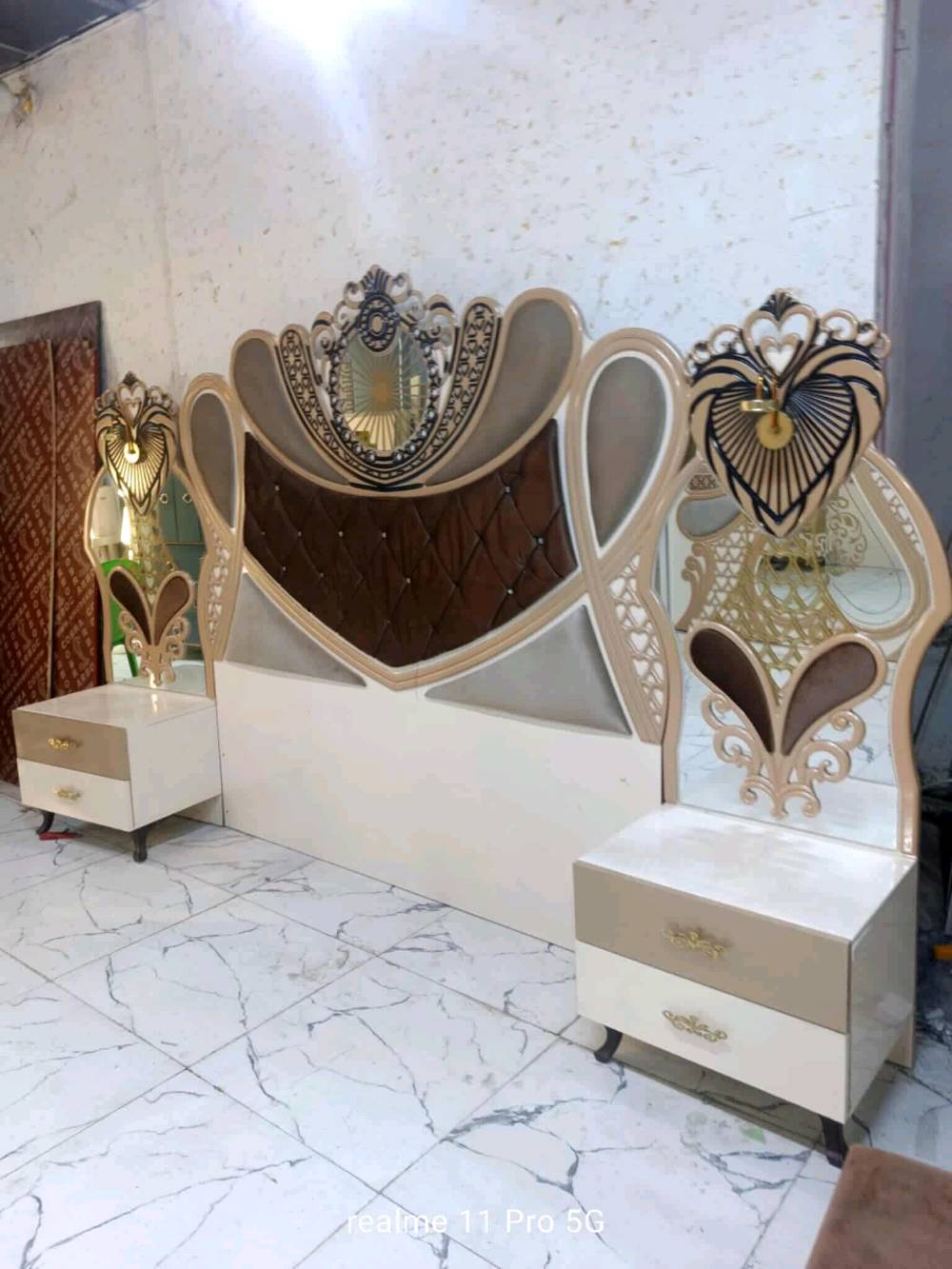 غرفه تركيه فول نضافه كنتور ضخم 3 متر سلايت 700 فقط واصل نقل وشد