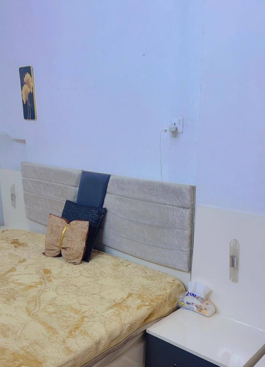 غرفة اخشاب 6 قطع نظيفة جدا مكاني العطيفية السعر 400 الف ***********
