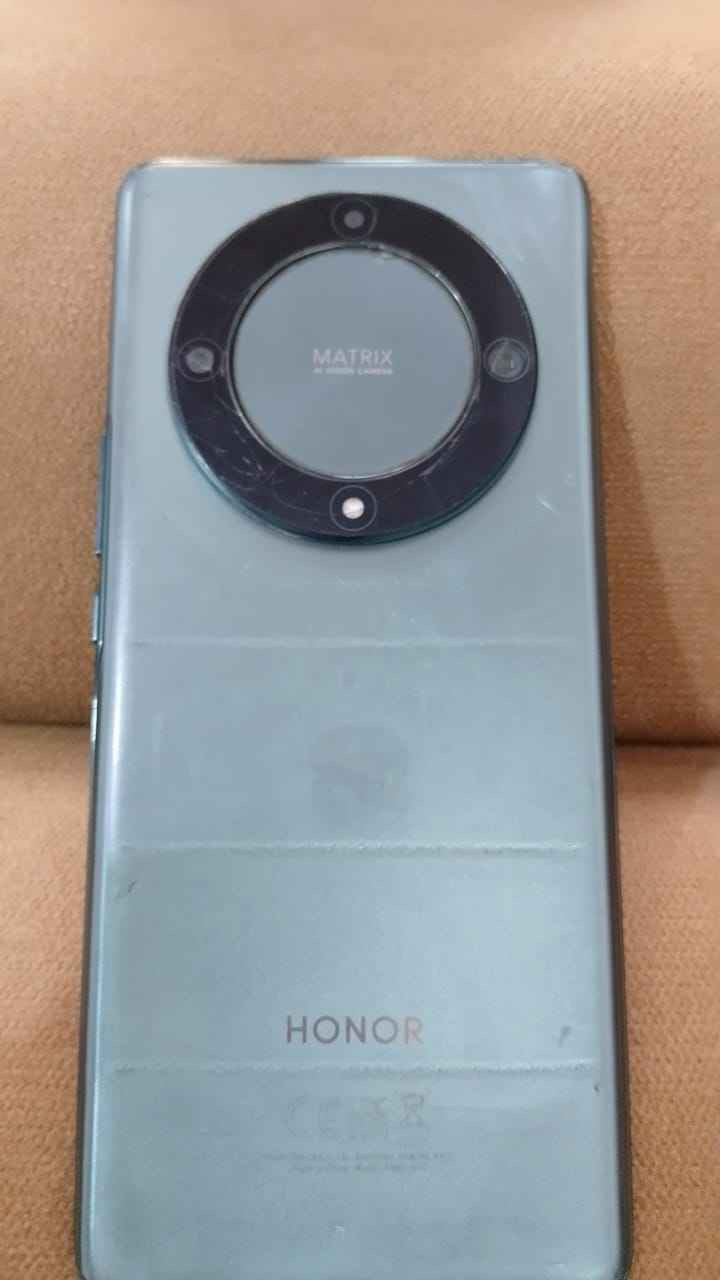 جهاز هونر جهاز بطل ضد كسر وضد الماء مبدل شاشه ب 105اصليه وكاله اكرر سعره شاشه 105صارلي يومين امبدلهه 128التخزين سعر 200وبي مجال جهاز ماكو منه بعد فقط مستعمل حلة, بابل


**إذا كنت صاحب هذا الإعلان وتريد حذفه لأي سبب، رجاءا أرسل رسالة إلى الدعم الفني**