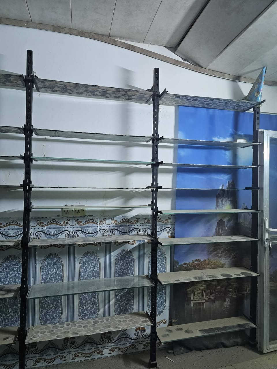 سلام عليكم خوان مكلف بل نشر
قراض عطور البيع الموجودات 
 بل نهروان شارع شمري 
صور موجوده
الاتصال ***********
