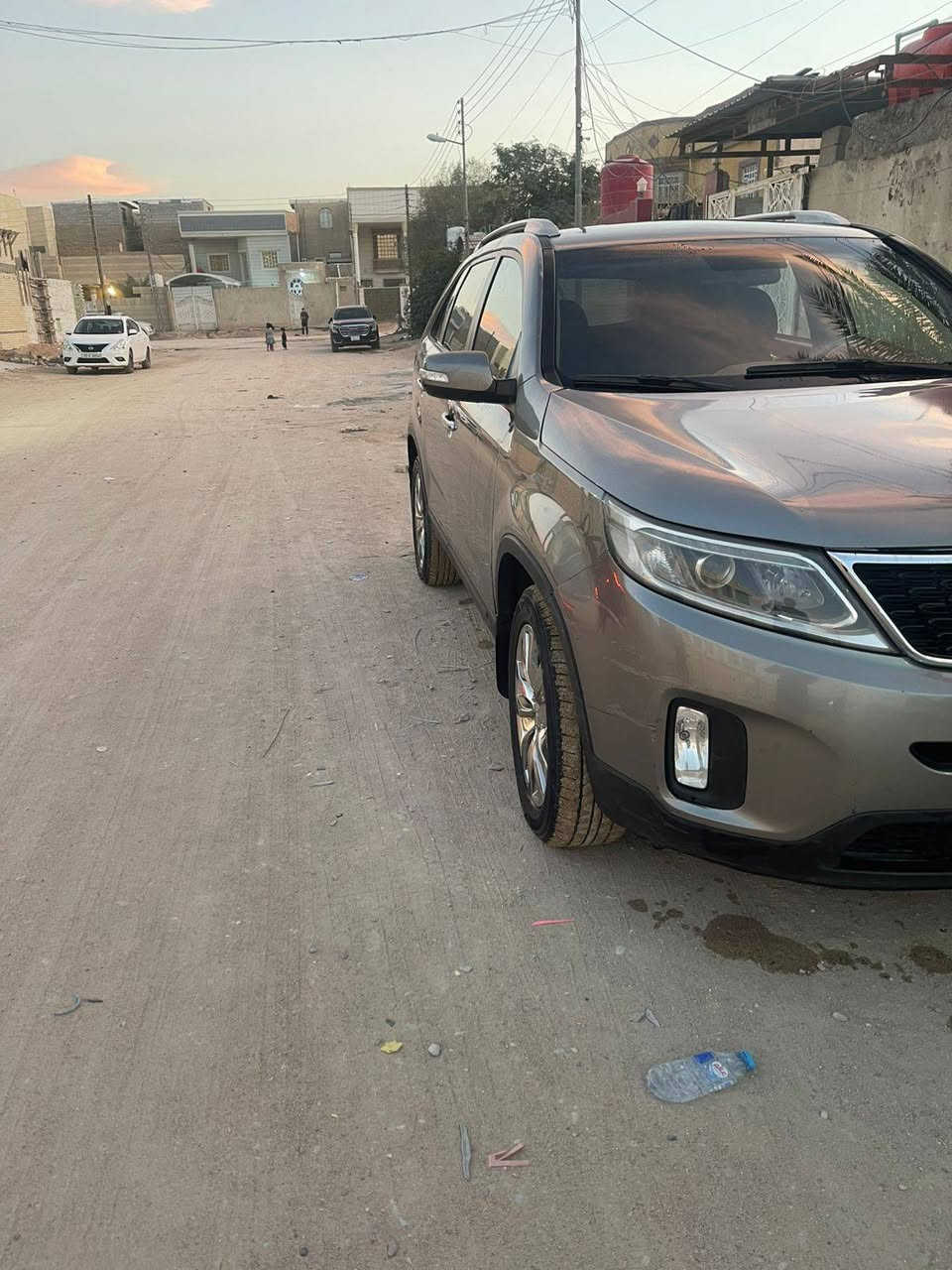 سورنتو ٢٠١٥ اصل  دخول جديد متوم جاهز محرك ٢٤٠٠بانزين اصل تخم تاير كامره دواره شاشه  محرك كير كفاله كصه وحده بجم لايت زنون سياره جاهزه من كلشي رقم وسنويه أربيل متوم طبق الأصل مكاني بصره سعر(65)وبيها مجال قليل  ***********
