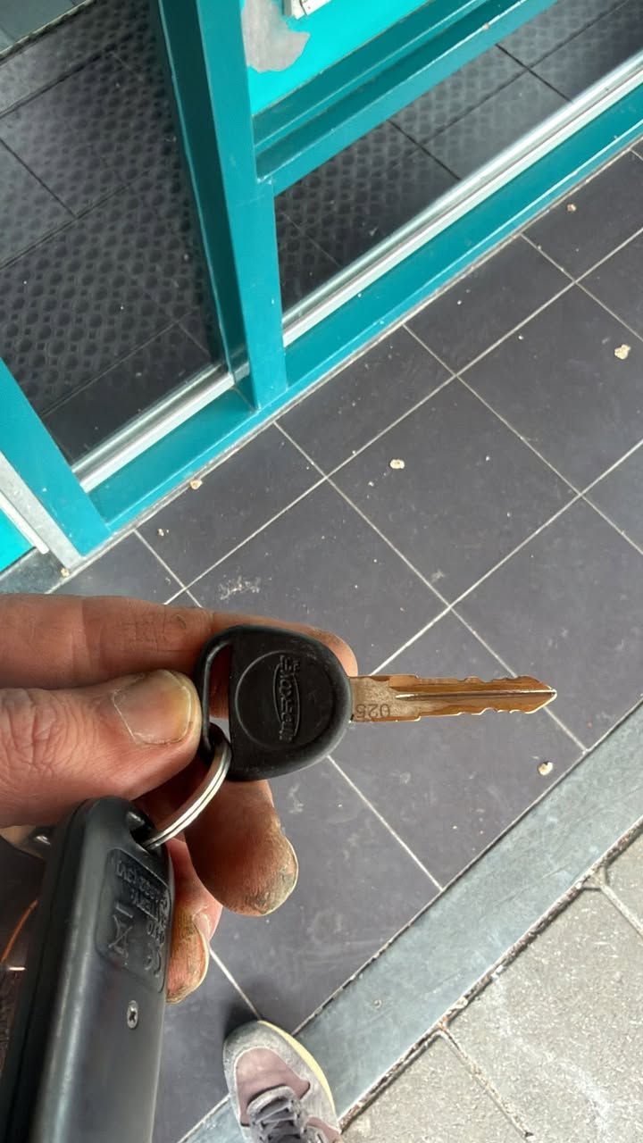 سلام عليكم غطه بدي قصير رام الجيل الخامس للبيع جديد سبب البيع لان نفتح ونشد مكانه كابينه كامله السعر 750$ وهوه سعره بلسوك 1300$ دبل مفتاح كامل الي يريده يجيب سيارته واني اشدلهيا


**إذا كنت صاحب هذا الإعلان وتريد حذفه لأي سبب، رجاءا أرسل رسالة إلى الدعم الفني**